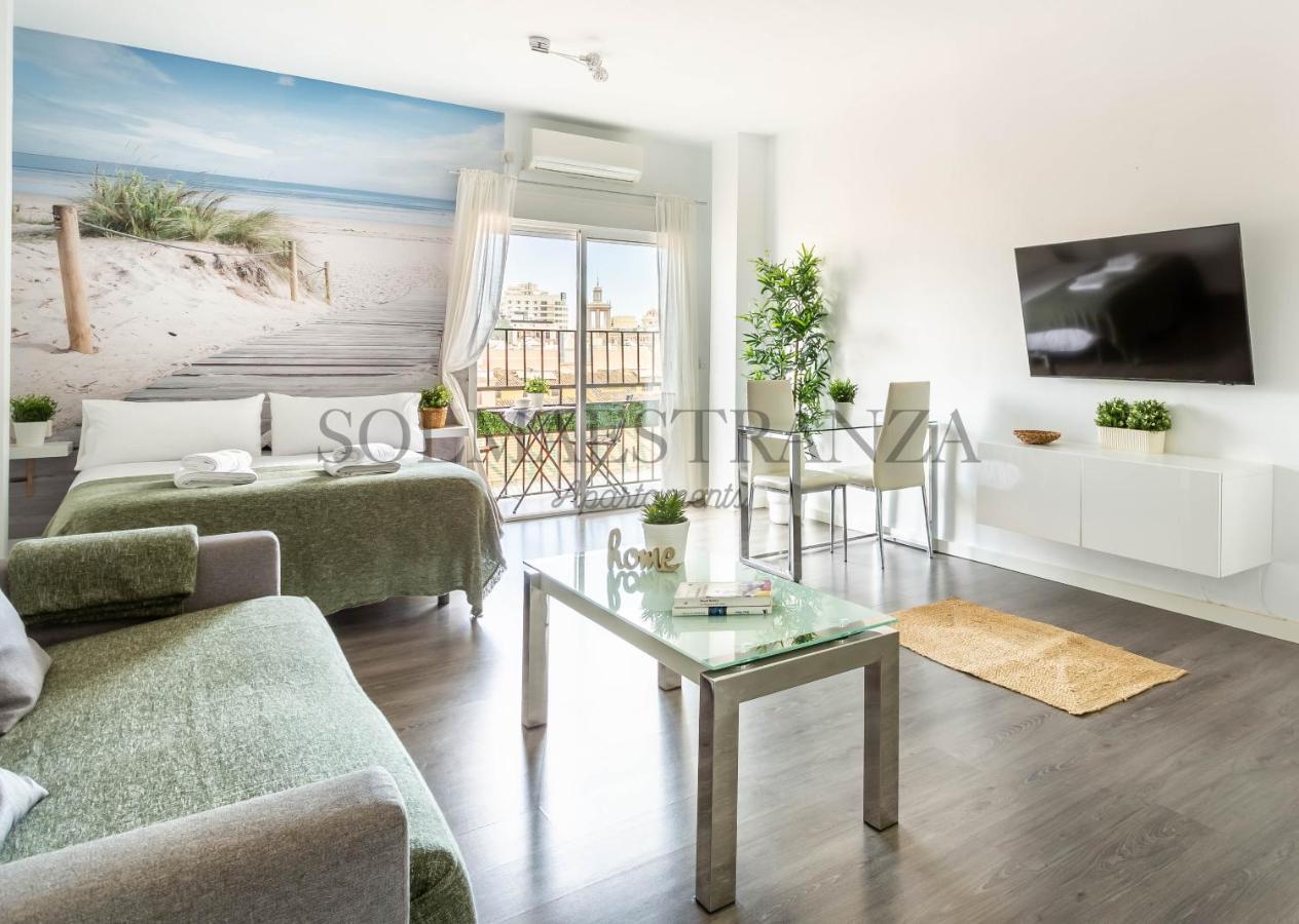 Atarazanas Apartment By Sol Maestranza Малага Екстериор снимка