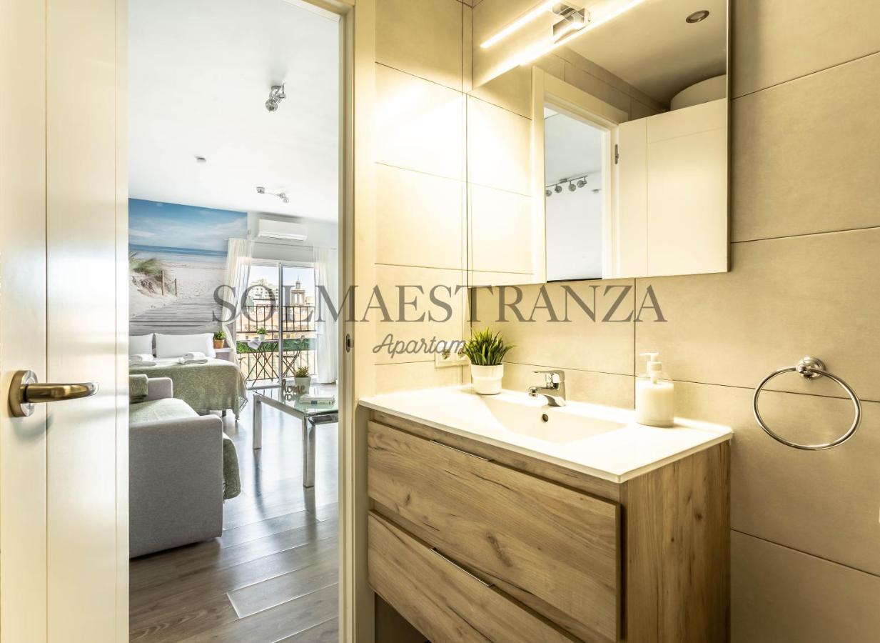 Atarazanas Apartment By Sol Maestranza Малага Екстериор снимка
